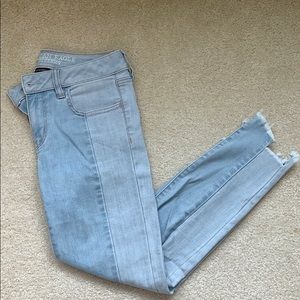 American Eagle Light Wash Jegging Crop